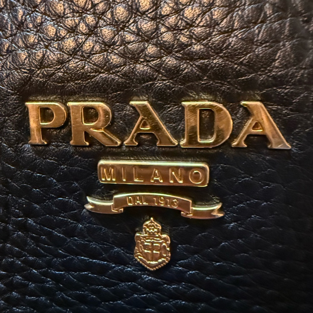 Prada Vitello Daino Black Pebbled Leather Shoulder Hobo with Gold-Tone Logo - Picture 4 of 9
